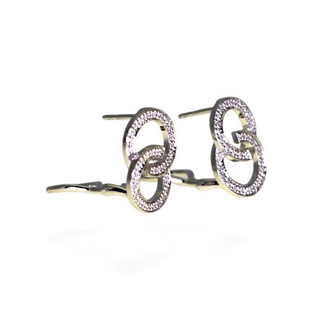 Boucles d'oreilles diamants.