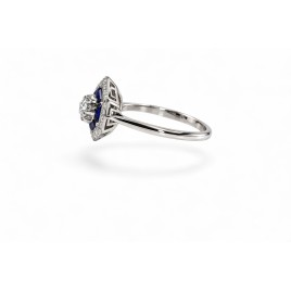 L'Heure Bleue – Bague Art Déco Saphirs Calibrés & Diamants